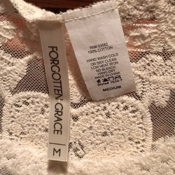 Lace top - Picture 3 of 3